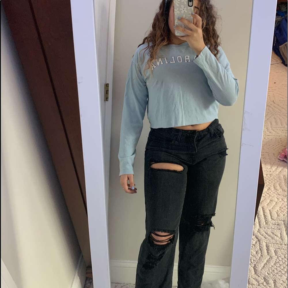 cropped carolina long-sleeve tee!